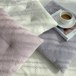 [한스갤러리]버터 극세사 방석 사각 식탁 의자 사무실 쿠션 겨울 방석