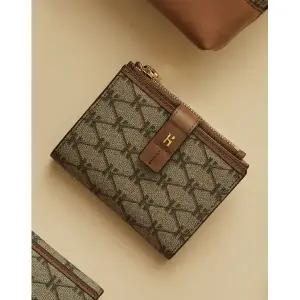 갤러리아 헤지스핸드백 [HIWA5E885W2]여성 로고패턴 가죽 반지갑