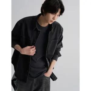 [에잇세컨즈] 투포켓 루즈핏 워싱 데님 셔켓  블랙 (455964LPA5)