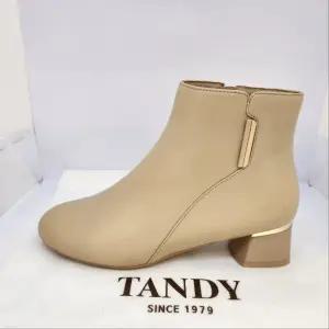 [탠디]여성 앵글 부츠 4cm 데일리 소가죽 X2K4D506