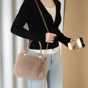 탑핸들 윈터 진주 체인 퍼 가방 크로스백 숄더 토트백 미니 털가방 겨울 여성