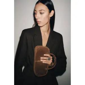 (MD PICK) ZARA 레더 미니 볼링백 - 브라운 6332610700 129993