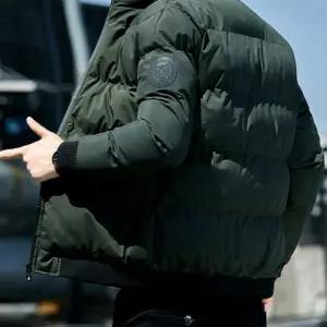 남자 짧은 패딩 초경량 데 아우터 남성 숏 패딩 겨울 간절기 방한 아웃도어 구스다운 방수