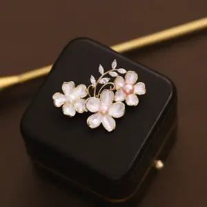 여성브로치 럭셔리 브로치 소품 핀 도라지 꽃 진주 액세서리 심쿵직구