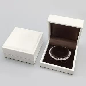 클래식 주얼리 하드케이스 팔찌(정사각) 화이트