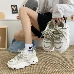 [피커]/ 여성 통굽 단화 슈즈 LK-W09 2컬러