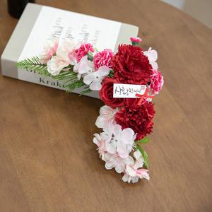 카네이션 성묘 리스 조화 꽃 ㄱ자 23cm (2pcs) 납골당 산소 봉안당 추모 장식 꾸미기 수목장