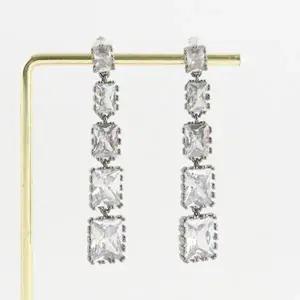 [하프클럽/]여자 큐빅 드롭 사각 모임룩 롱 귀걸이