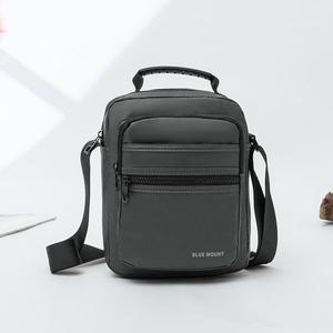 [신세계라이브쇼핑][옷자락] 남녀공용 아웃도어 방수 경량 다용도 스트랩 크로스백