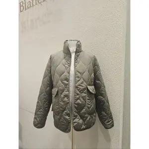 [메종블랑쉬](김해점)웨이브퀼팅패딩 M244JJPB03K