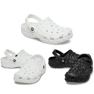 [크록스](신세계 사우스시티)클래식 지오메트릭 클로그 (화이트,블랙)209563-100,001