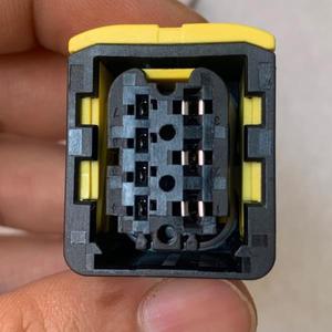 SINOTRUK HOWO SITRAK EBS3 모듈 플매트 카펫 러그 WG9000360550 WABCO 트럭 부품 7 홀