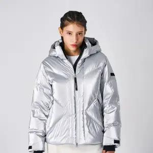 [롯데백화점]스파이더 여성 미드 위버 다운 패딩 SPJWCNDJ354WSLV