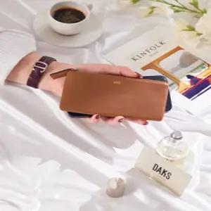 닥스 액세서리 25FW [NEW][외부카드칸 4칸] 닥스 로고프린트 소가죽 멀티지퍼홀더 DBHO5F724W2