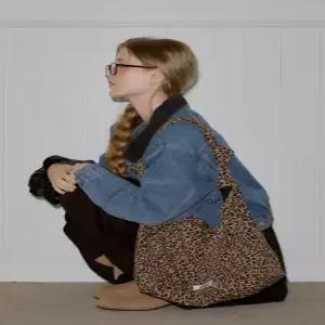 [에브레] 호피쇼퍼백