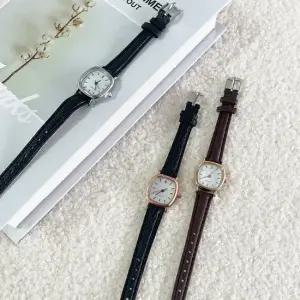 미니 스퀘어 레더 손목시계 2798