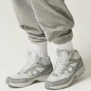 [르꼬끄](강남점)[70% OFF] 드래곤 비트 미드 / Grey (QN423LCRO3)