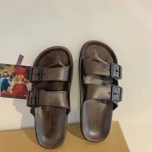 푹신한슬리퍼 사무실 발편한 슬리퍼 여름 공용 여성 커플 푹신한