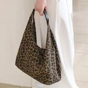 여성 가을 겨울 캐주얼 회사원 가방 호피무늬 숄더백