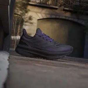 [아디다스](천안아산점)[여성용] 방수 통기성이 뛰어난 고어텍스 멤브레인으로 제작된 울트라부스트 5 G...