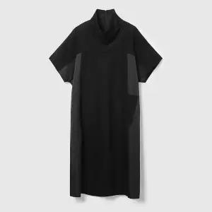 [DEMOO](센텀시티점)사이드 패널 코울넥 원피스 블랙