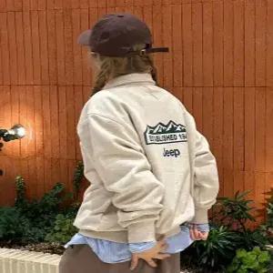 지프 jeep 360g M-Logo 반집업 맨투맨 (JR5TSU838MB)