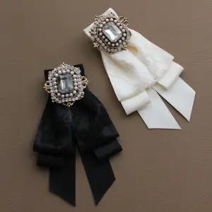 엘리제 빈티지 리본 타이 보석 브로치