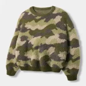 디미트리블랙 dimitriblack 에센셜 헤어리 라운드 니트 카모플라쥬