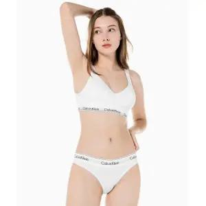 [Calvin Klein]UNDERWEAR 여성 아이콘 코튼 모달 스쿱백 브라렛팬티 세트_화이트 661067