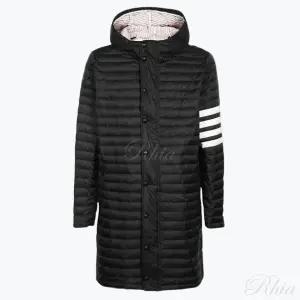 톰브라운 4바 스트라이프 필 퀼티드 후디 코트 모드013X 05411 001