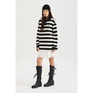 [롯데백화점]럭키슈에뜨 스트라이프 카라 티셔츠 LQTAW25100