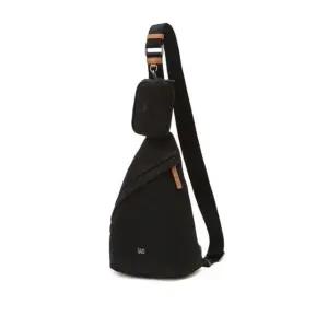 [갤러리아] DBBA6E855BK 닥스 블랙 로고장식 나일론 슬링백