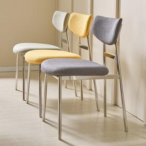 [스코나] 애쉬번 부클레 아쿠아 패브릭 스텐스틸 식탁의자 카페체어