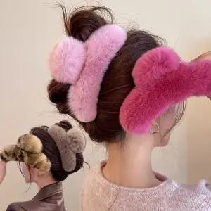 사찌몰 보들 포근 밍크 털 퍼 집게핀 예쁜 겨울 패션 헤어 삔