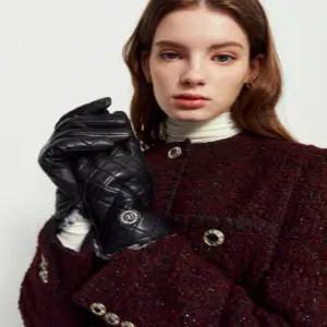 닥스 액세서리 여성 24FW [스테디셀러][여성장갑] 블랙 로고장식 양가죽 장갑 WCGV4F214BK