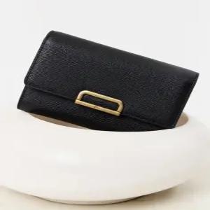닥스 액세서리 여성 24FW [스테디셀러] 블랙 음각로고 소가죽 중지갑 WCWA4F203BK