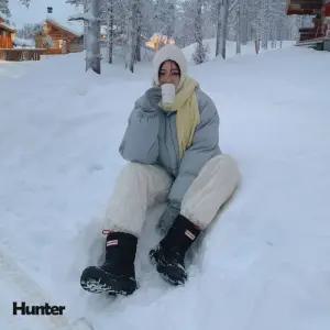 헌터 인트레피드 인슐레이티드 여성 겨울 방한 숏 패딩 부츠 블랙 WFS2108WWU-BLK