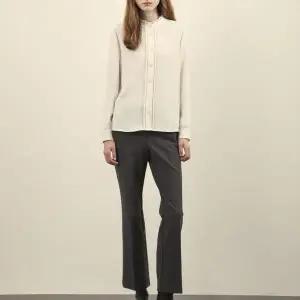 [올리비아로렌] DP01 플릴넥 브라우스 VOCNL4W9121 (S42012975)