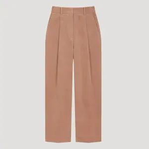 [롯데백화점]리스트 코듀로이 원턱 테이퍼드 팬츠 TWWSLO82220