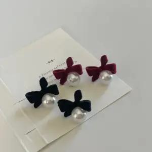 크리스마스 귀걸이 하객룩 진주 미니 리본 연말 벨벳 파티 고급 은침 s925