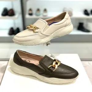 [닥스] 여성 초경량 체인포인트 슬립온 dif313