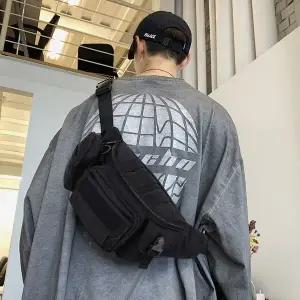 [하프클럽/]남자 슬링백 검정 테크웨어룩 멀티포켓 힙색