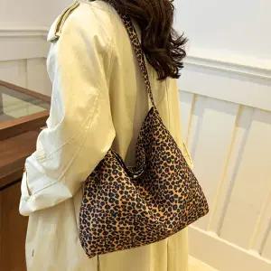 호피가방 레오파드 가방 크로스백 데일리 숄더백 지퍼 호피무늬 에코백