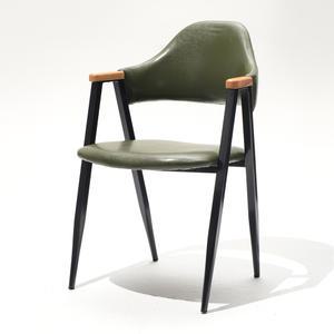 시아모 우드암 의자