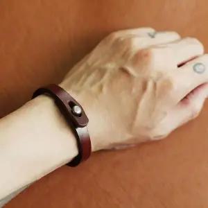 [하프클럽/셀러허브_여성트랜드패션]ONM 앤브로치 천연가죽 프리미엄 소가