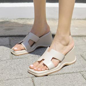 [바닐라슈]레이팝 각코 소프트 통굽 웨지힐 슬리퍼(7cm)