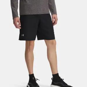 [언더아머](대전신세계)6005543-002 블랙 언더아머 UA 론치 9인치 쇼츠 반바지 헬스 운동 런닝 바지