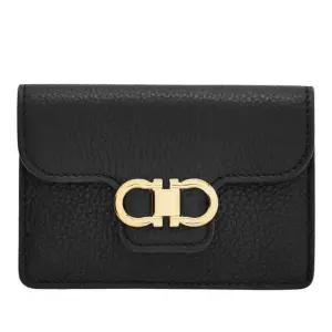 페라가모 블랙 페블드 가죽 키 후크 지갑 220963 0785795 NERO FLAME