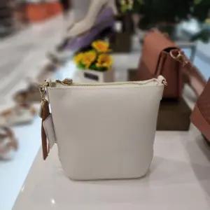 [에스콰이아]에스콰이아 HC12 여성 미니 크로스백 EIDFHB708WH (40014226)