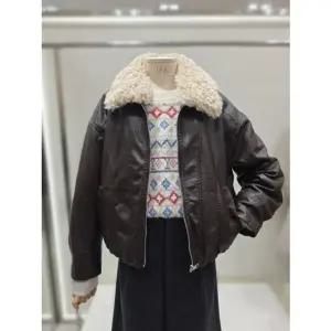 [갤러리아] [이프네]양털카라 페이크 레더 점퍼(DP9WLJ04)